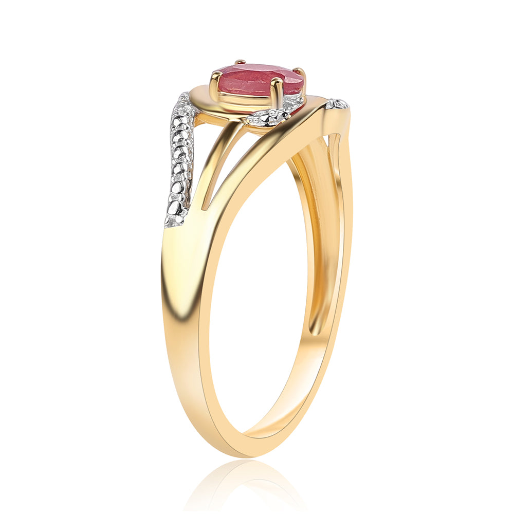 Anel de Prata com Banho de Ouro com Rubi de Moçambique e Topázio Branco