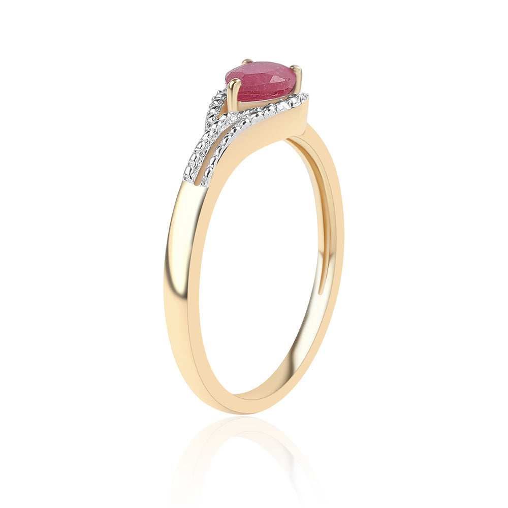 Anel de Prata com Banho de Ouro com Rubi de Moçambique e Topázio Branco