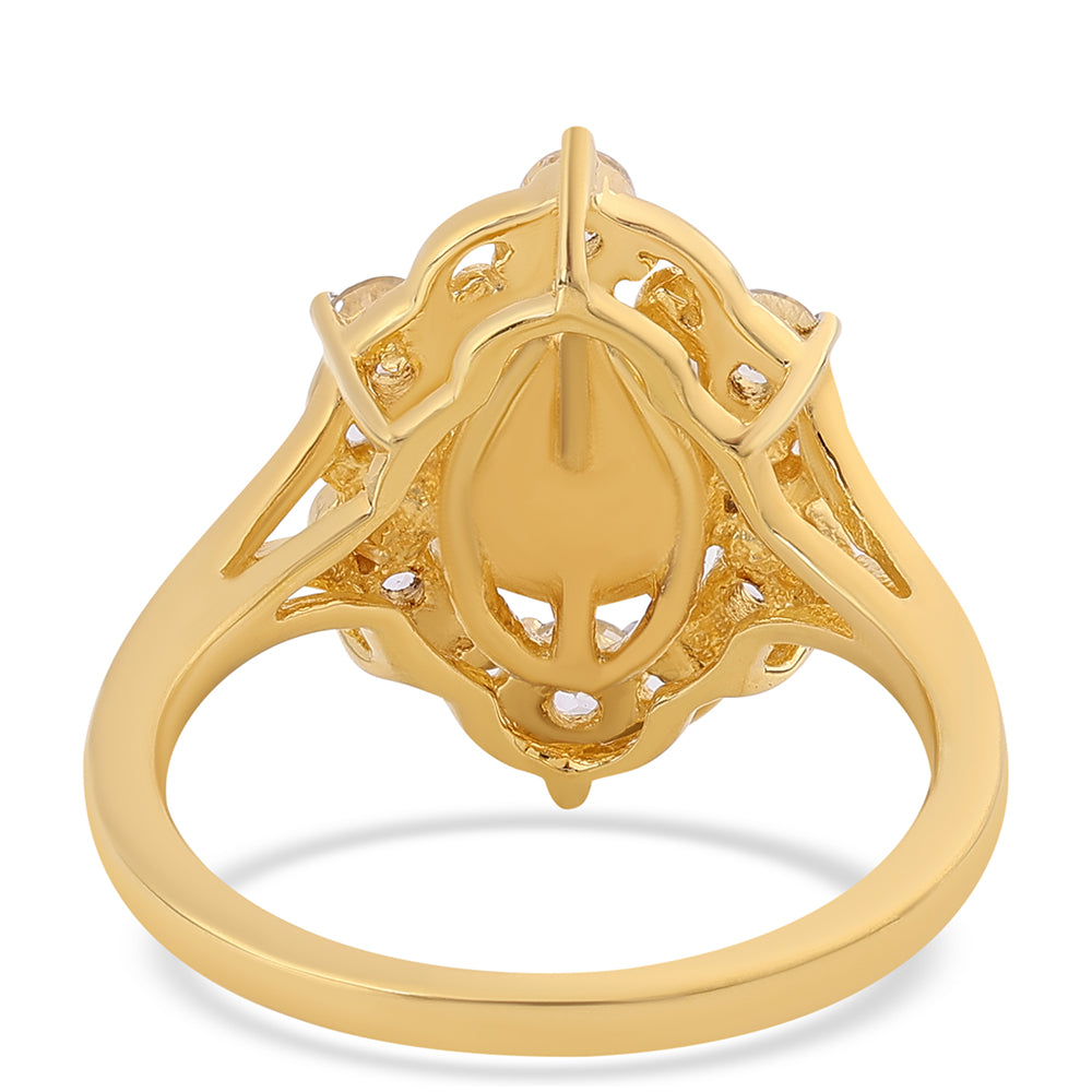 Anel de Prata com Banho de Ouro com Pérola de Água Doce Branca e Topázio Branco Contraste: Cabeca de Veado (800)