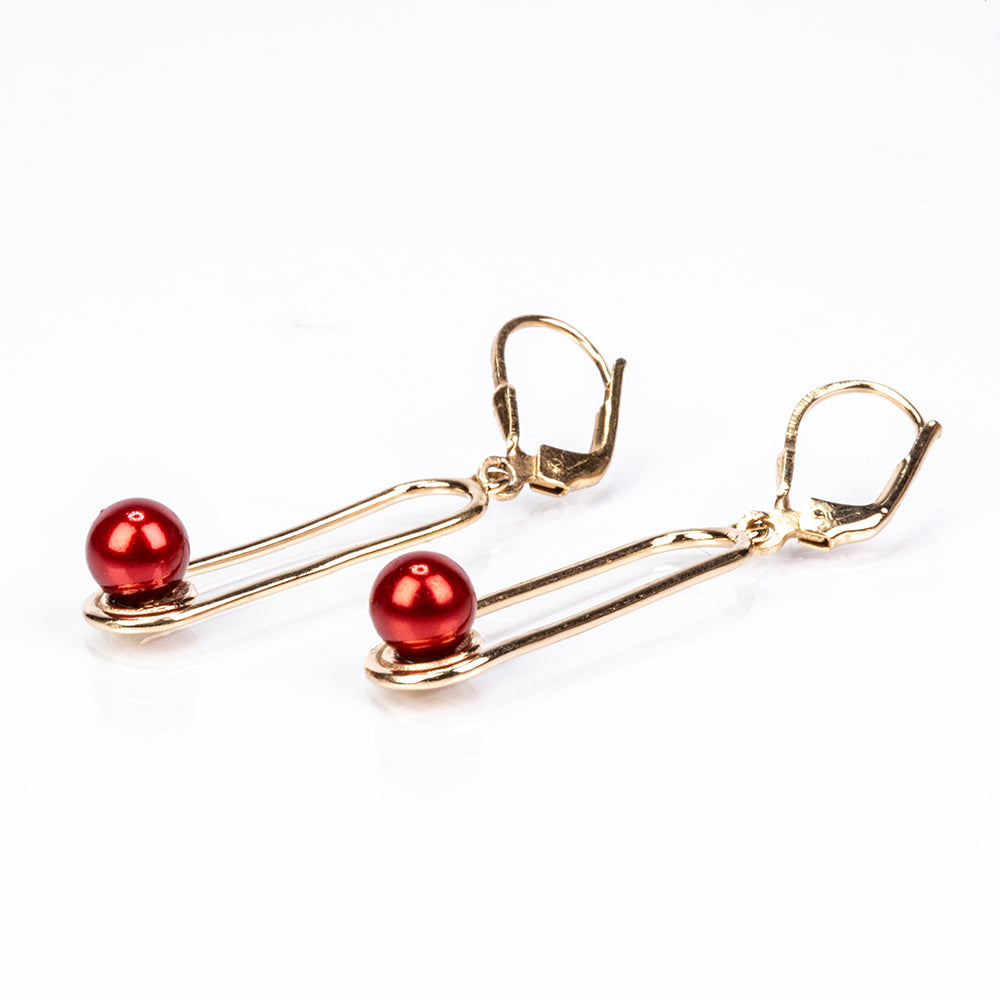 Brincos de Prata com Banho de Ouro com Pérola Vermelha de Água Doce