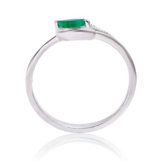 Anel de Prata com Esmeralda do Brasil e Topázio Branco