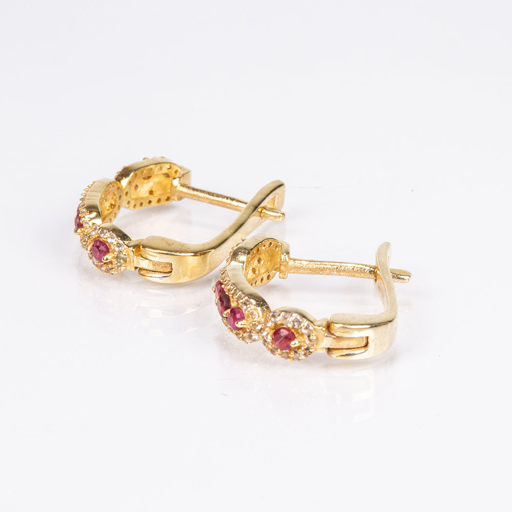 Brincos de Prata com Banho de Ouro com Rubi de Madagáscar e Topázio Branco