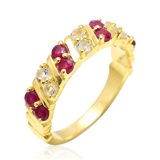Anel de Prata com Banho de Ouro com Rubi de Madagáscar e Topázio Branco Contraste: Cabeca de Veado (800)