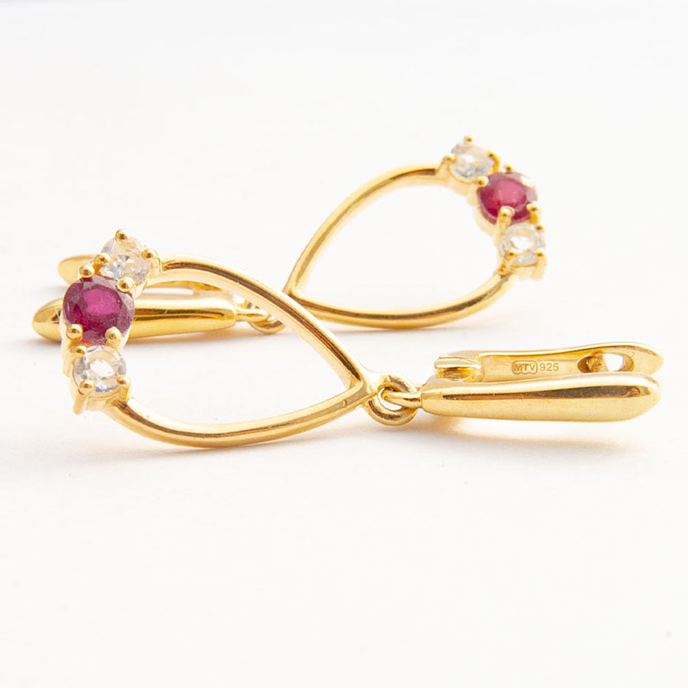 Brincos de Prata com Banho de Ouro com Rubi de Madagáscar