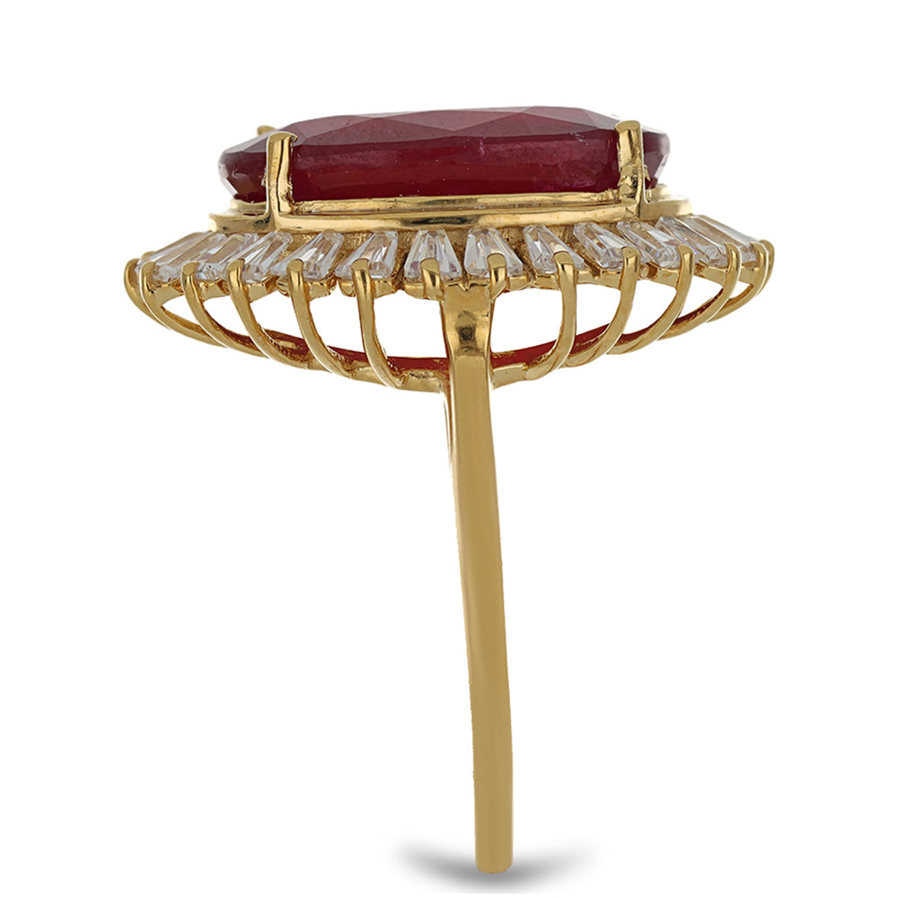 Anel de Prata com Banho de Ouro com Rubi de Madagáscar e Zircão Branco Contraste: Cabeca de Veado (800)