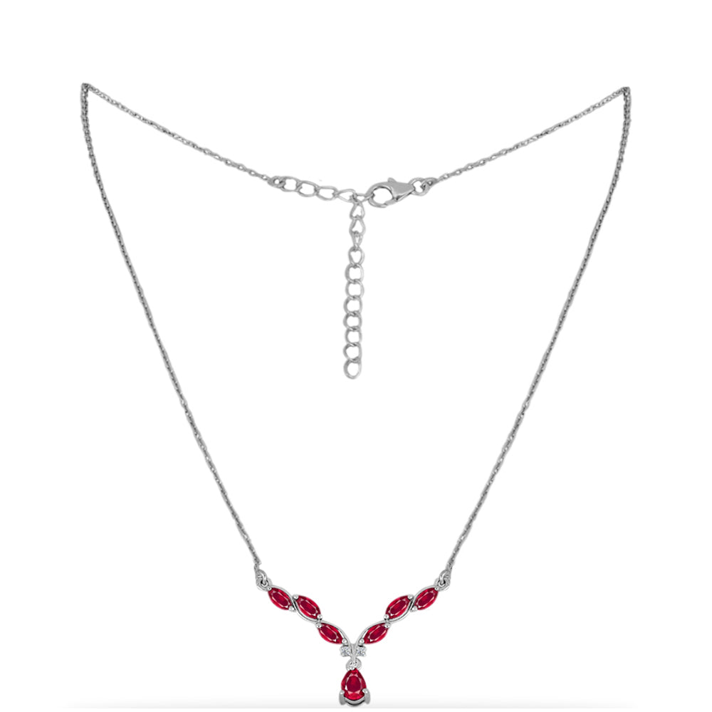 Colar de Prata com Rubi de Madagáscar e Diamante Branco Contraste: Cabeca de Veado (800)