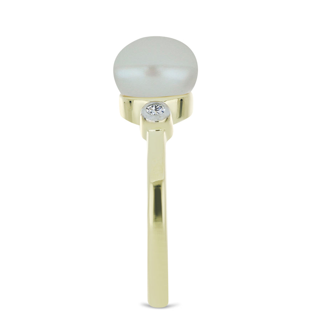 Anel de Prata com Banho de Ouro com Pérola Branca de Água Doce e Rubi de Madagáscar