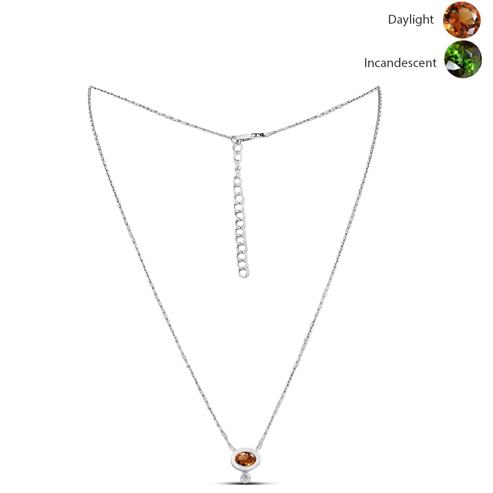 Colar de Prata com Zultanite da Anatólia certificado e cultivado em laboratório e Topázio Branco Contraste: Cabeca de Veado (800)