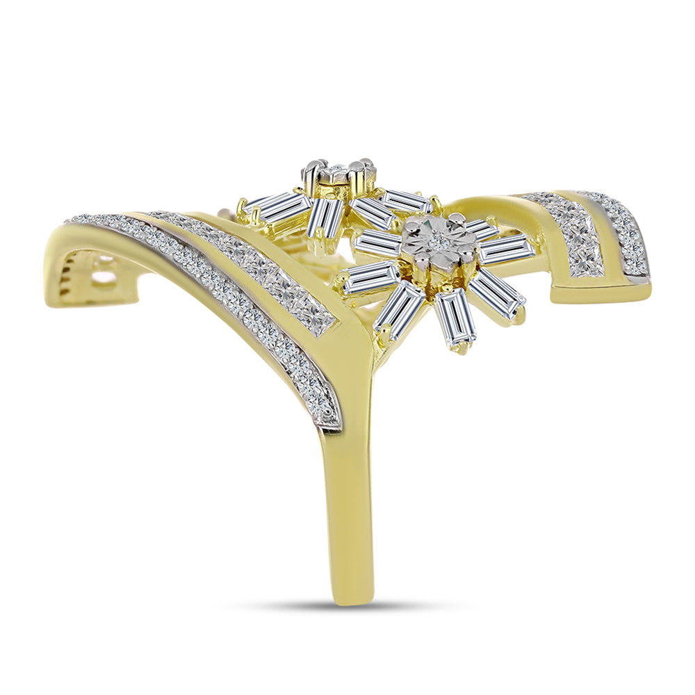 Anel de Prata com Banho de Ouro com Diamante Branco e Zircão Branco Contraste: Cabeca de Veado (800)