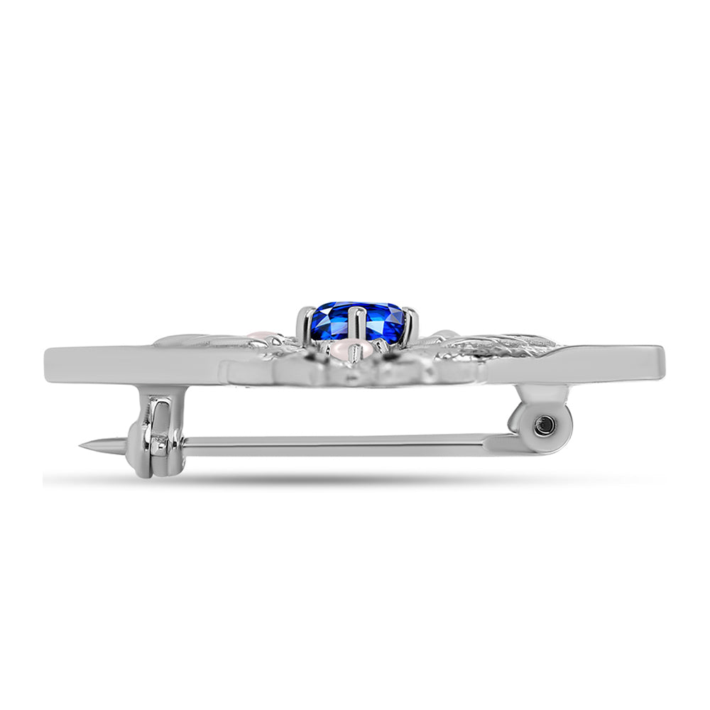 Alfinete de Prata com Safira Azul Australiana e Pérola Branca de Água Doce Contraste: Cabeca de Veado (800)
