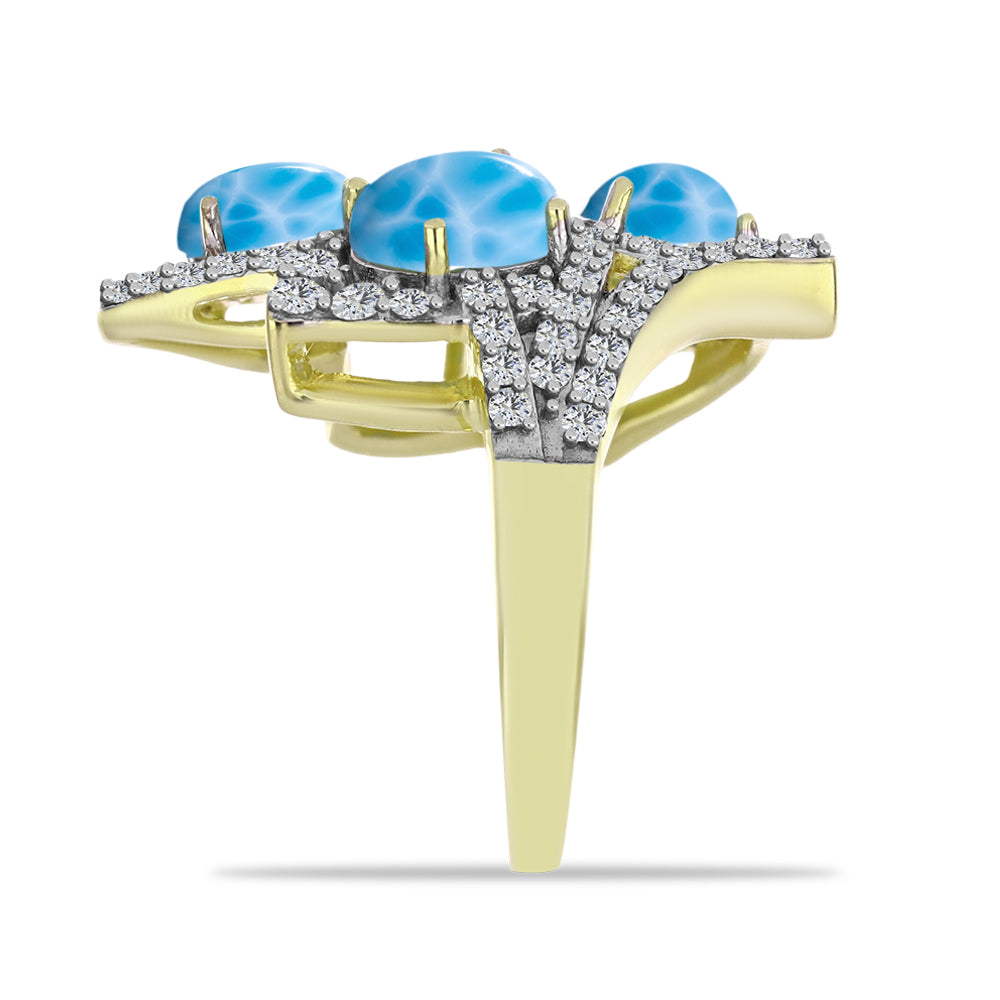 Anel de Prata com Banho de Ouro com Larimar e Topázio Branco Contraste: Cabeca de Veado (800)