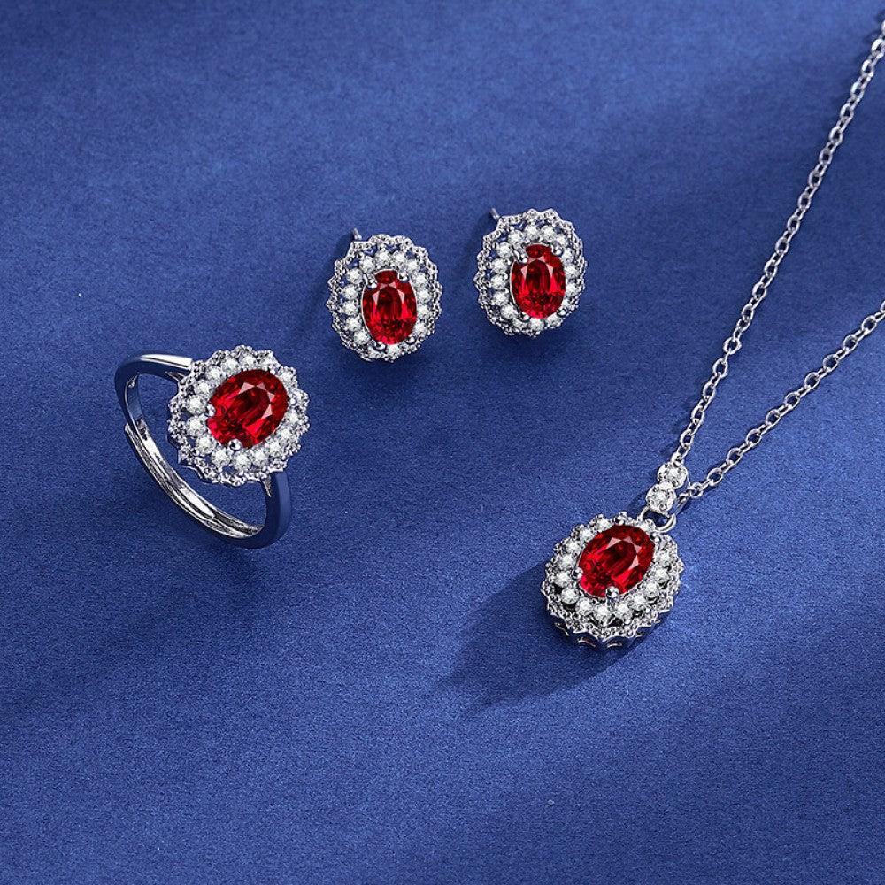 Conjunto de Liga de Ouro com Cristal Emporia® Vermelho e Cristal Emporia® Branco ( Colar+Brincos+Anel )