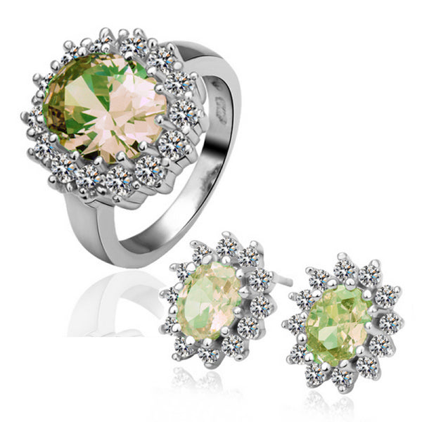 Conjunto de Liga de Ouro com Cristal Emporia® Verde ( Brincos+Anel )