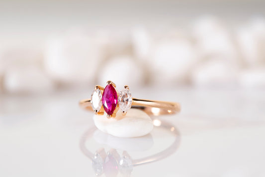 Brilhar nas noites de verão: brincos em prata e ouro com diamantes vermelhos para um look especial