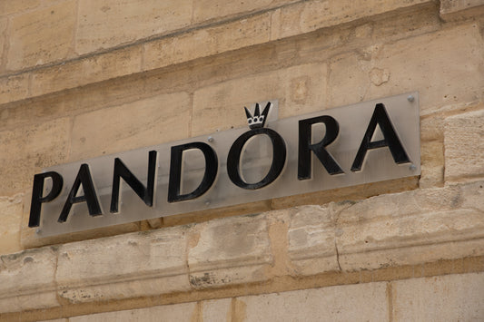 Porquê escolher-nos se estiver à procura de brincos de prata? - Qualidade e estilo excepcionais como alternativa aos brincos Pandora - Galeria de Jóias