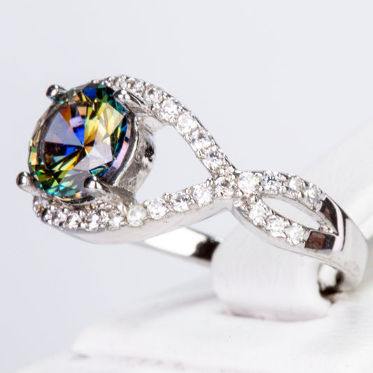 Anel de Liga de Ouro com Cristal Emporia® Verde e Cristal Emporia® Branco