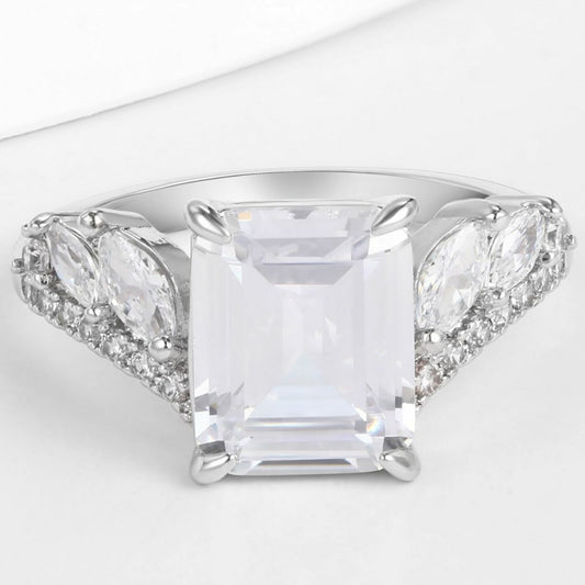 Anel de Liga de Ouro com Cristal Emporia® Branco