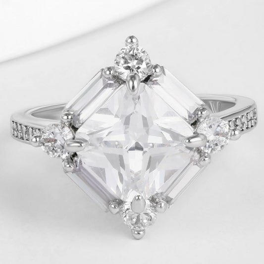 Anel de Liga de Ouro com Cristal Emporia® Branco