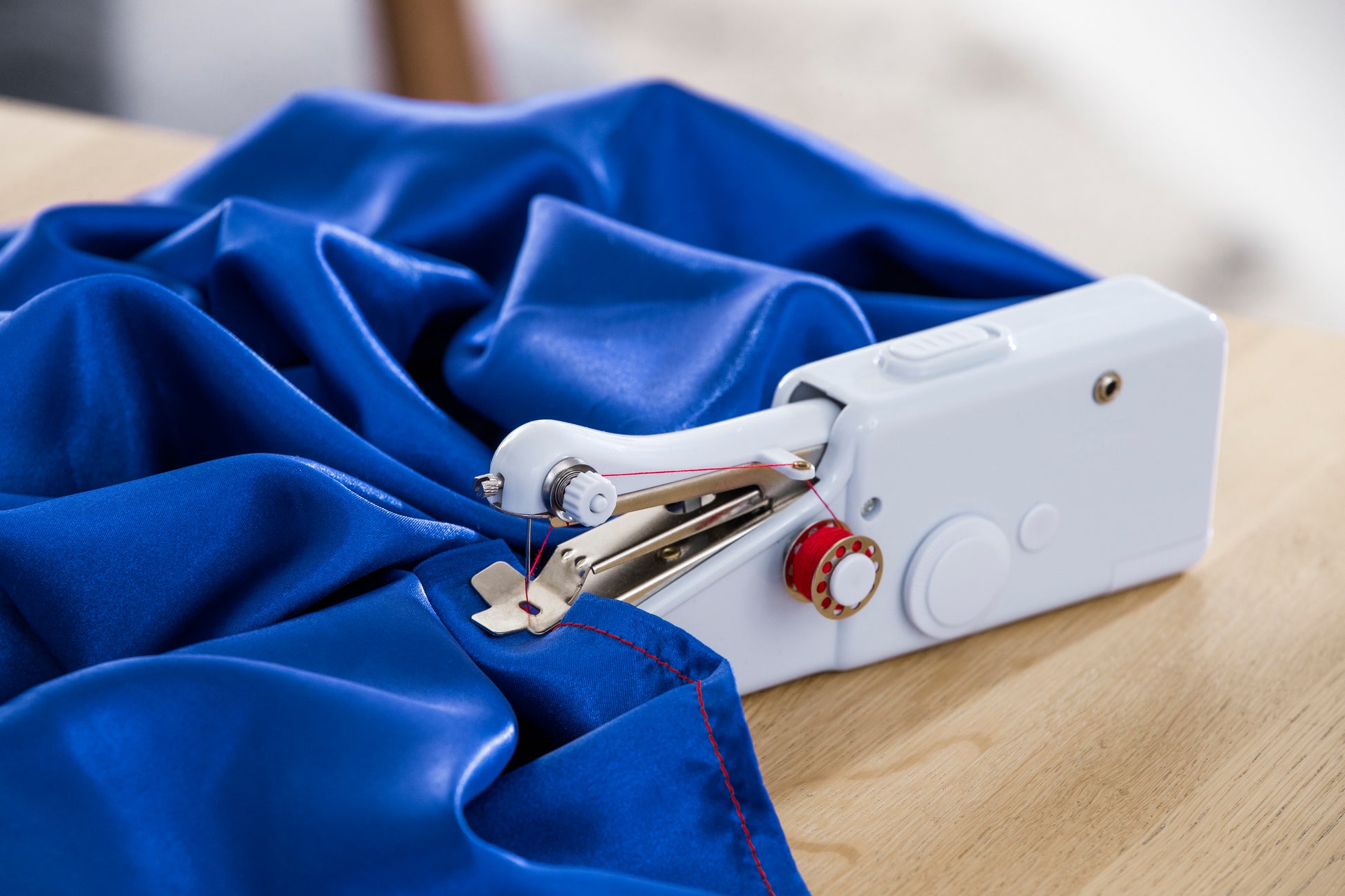 Mini-máquina de costura portátil Magic Stitch 5 