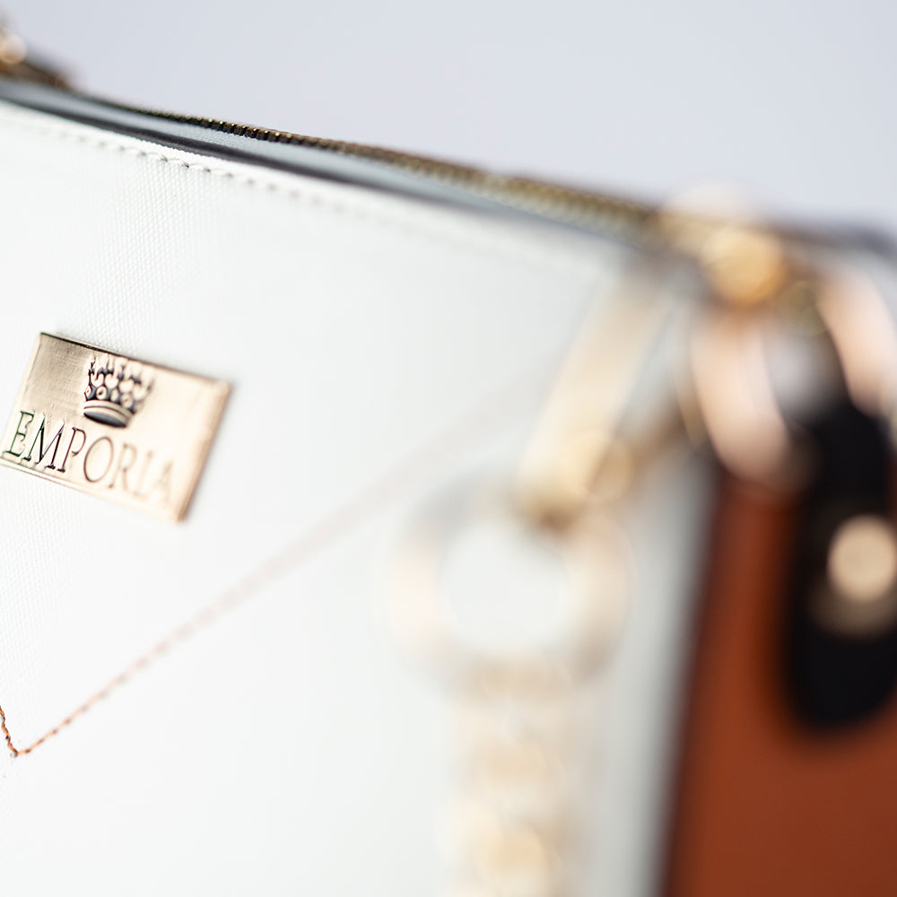 Coleção Primavera Emporia 2025 - “Mocha Luar”, conjunto de malas de 4 peças; branco 9 