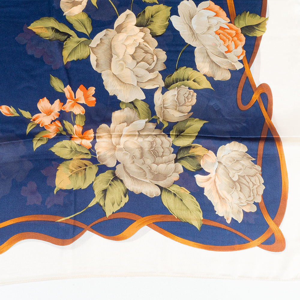 Lenço Telas e Flores, 85 x 180 cm, Azul, 100% Seda Vegana 2 