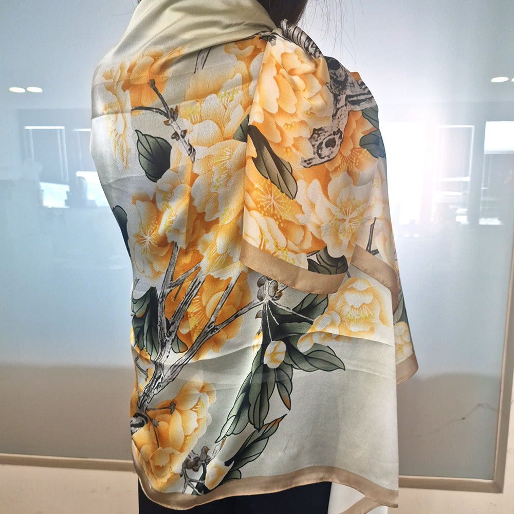 Lenço Blooming Flowers, amarelo, 85 cm x 180 cm, 100% seda vegana 3 