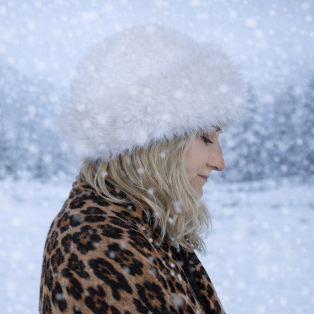 Chapéu de inverno em pele sintética bege – tamanho único