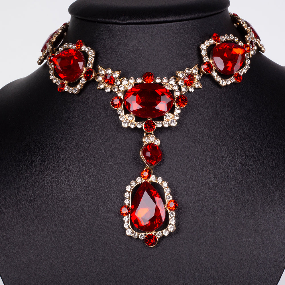 Conjunto de Liga de Ouro com Cristal Emporia® Vermelho e Cristal Emporia® Branco ( Colar+Brincos )