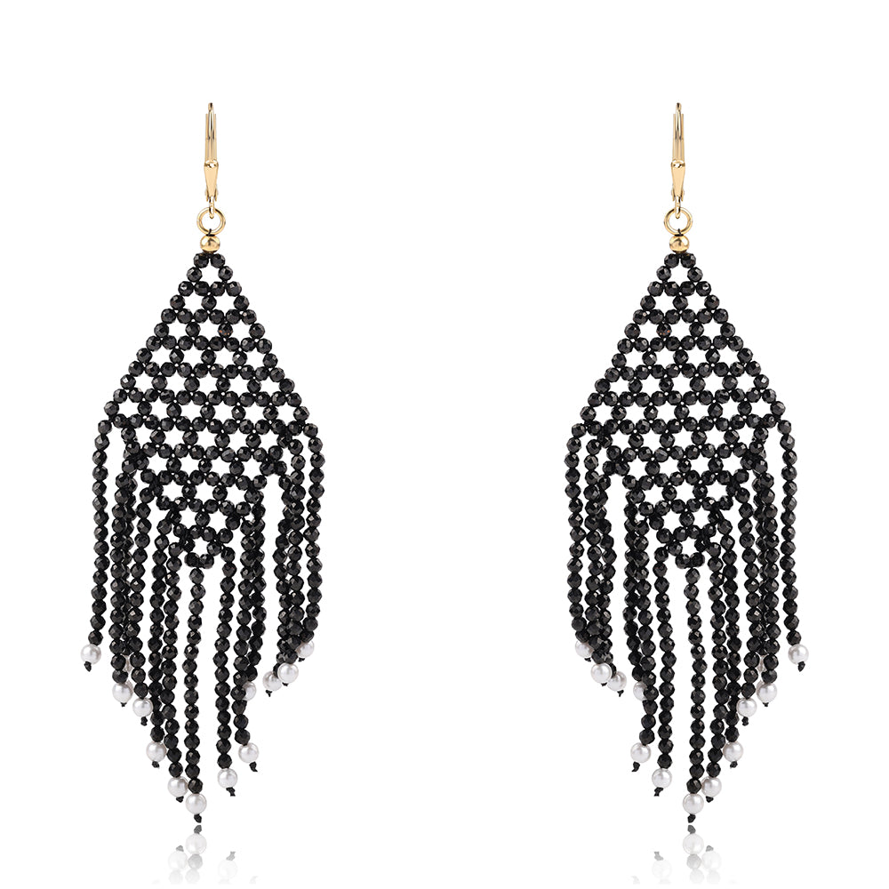 Brincos de Prata com Banho de Ouro com Espinela Preta e Pérola de Água Doce Branca