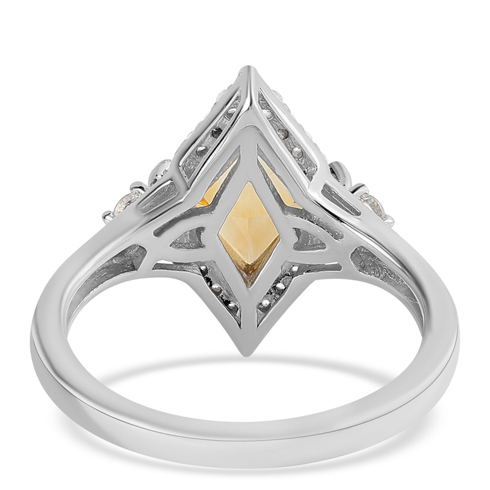 Anel de Prata com Citrino e Topázio Branco  Contraste: Cabeca de Veado (800)