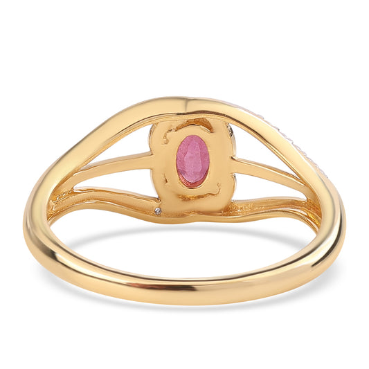 Anel de Prata com Banho de Ouro com Rubi de Moçambique e Topázio Branco