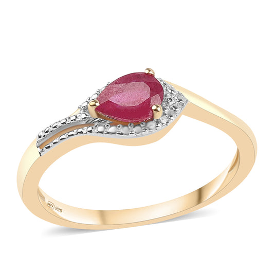 Anel de Prata com Banho de Ouro com Rubi de Moçambique e Topázio Branco