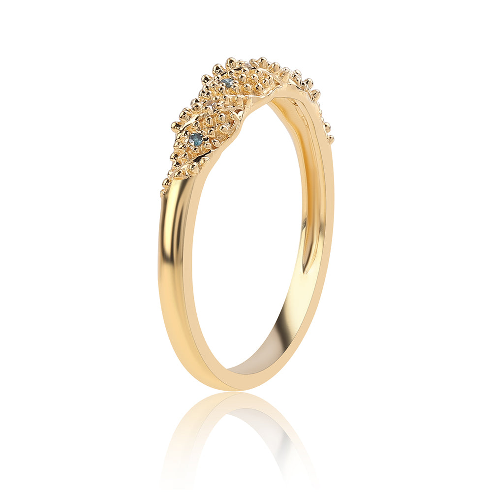 Anel de Prata com Banho de Ouro com Diamante Azul e Diamante Branco