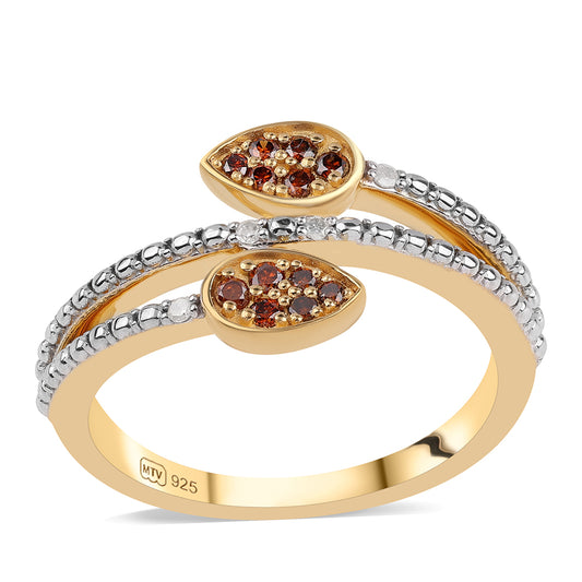 Anel de Prata com Banho de Ouro com Diamante Vermelho e Diamante Branco  Contraste: Cabeca de Veado (800)