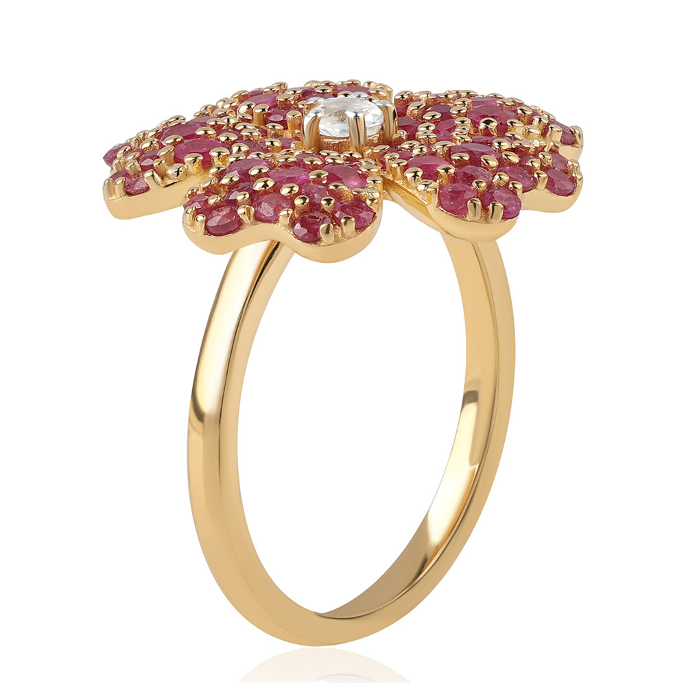 Anel de Prata com Banho de Ouro com Rubi de Moçambique e Topázio Branco  Contraste: Cabeca de Veado (800)