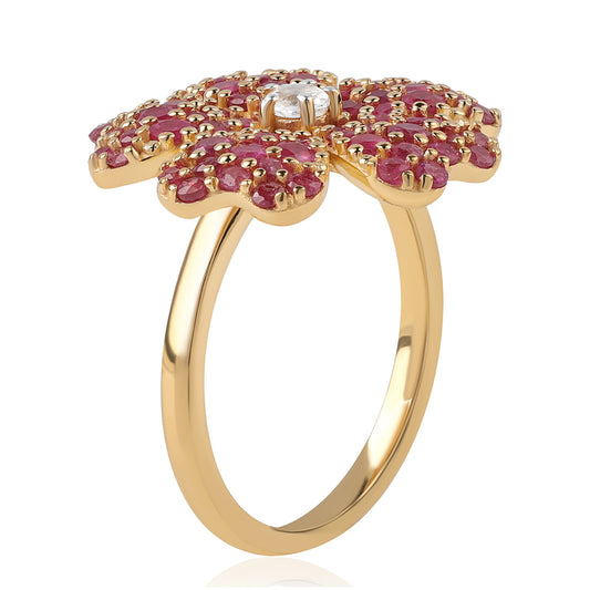 Anel de Prata com Banho de Ouro com Rubi de Moçambique e Topázio Branco  Contraste: Cabeca de Veado (800)