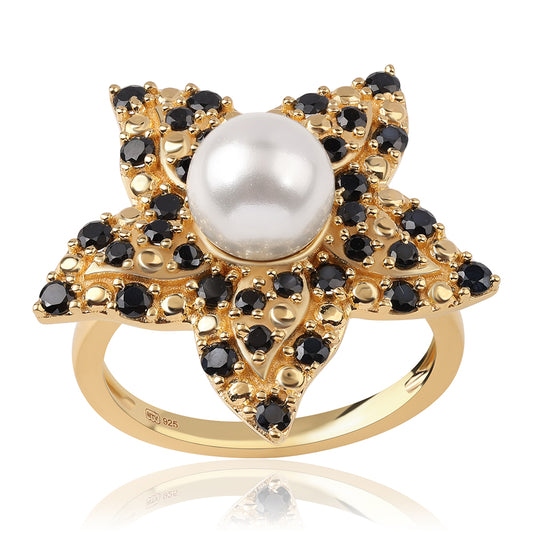 Anel de Prata com Banho de Ouro com Espinela Preta e Pérola de Água Doce Branca  Contraste: Cabeca de Veado (800)