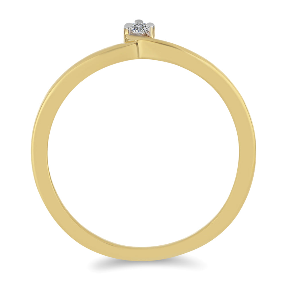Anel de Prata com Banho de Ouro com Diamante Branco