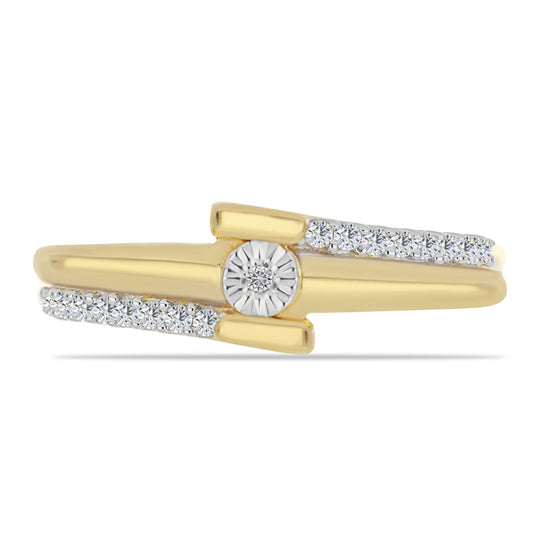 Anel de Prata com Banho de Ouro com Diamante Branco e Zircão Branco
