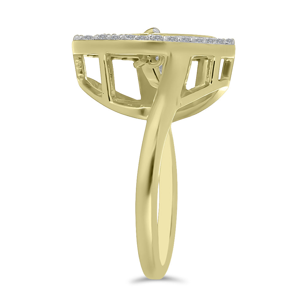 Anel de Prata com Banho de Ouro com Diamante Branco e Zircão Branco  Contraste: Cabeca de Veado (800)