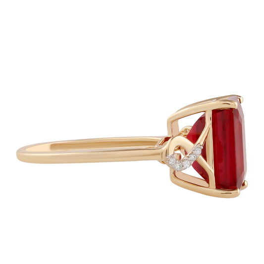Anel de Ouro com Rubi de Madagáscar e Zircão Branco  Contraste: Cruz missionária