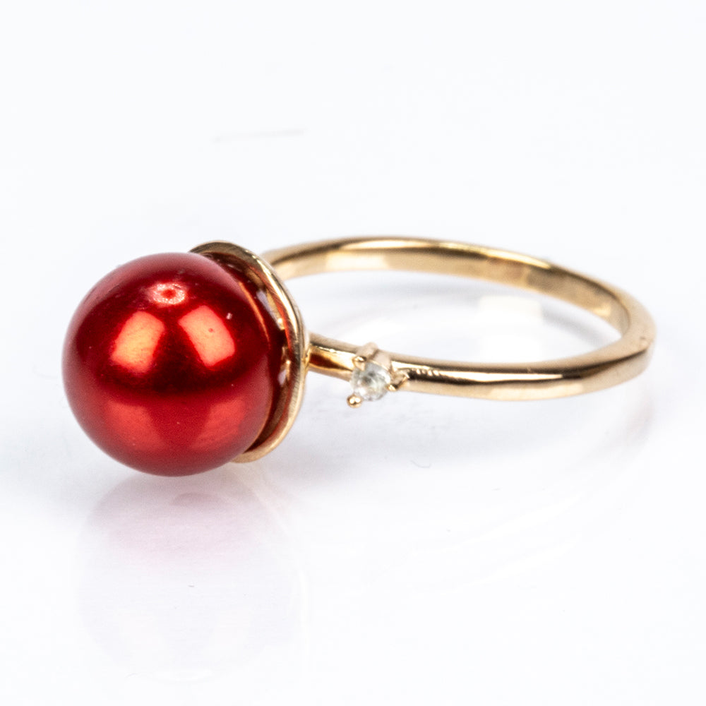 Anel de Prata com Banho de Ouro com Pérola Vermelha de Água Doce e Topázio Branco