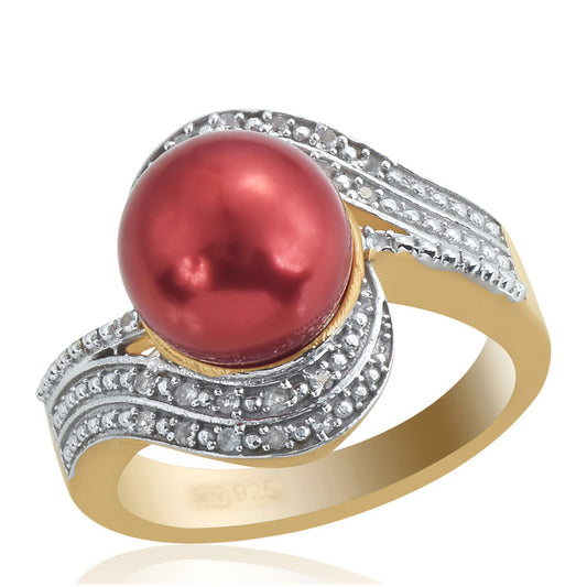 Anel de Prata com Banho de Ouro com Pérola Vermelha de Água Doce e Topázio Branco  Contraste: Cabeca de Veado (800)