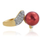Anel de Prata com Banho de Ouro com Pérola Vermelha de Água Doce e Topázio Branco  Contraste: Cabeca de Veado (800)