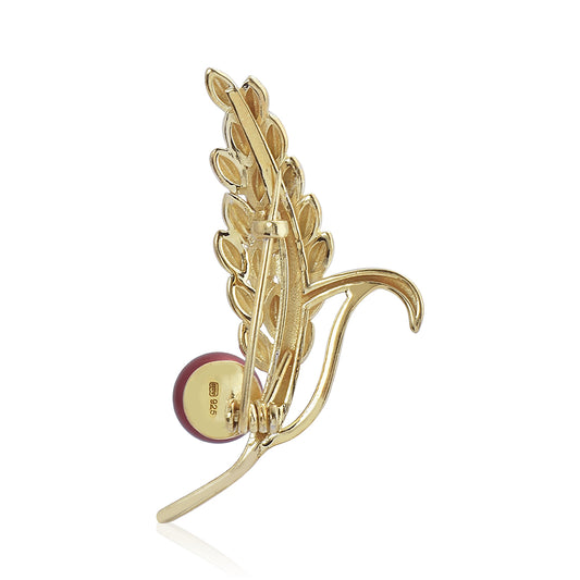 Alfinete de Prata com Banho de Ouro com Pérola Vermelha de Água Doce  Contraste: Cabeca de Veado (800)