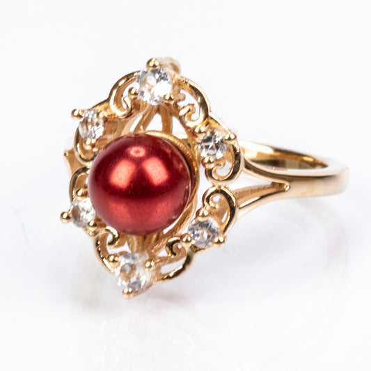 Anel de Prata com Banho de Ouro com Pérola Vermelha de Água Doce e Topázio Branco  Contraste: Cabeca de Veado (800)