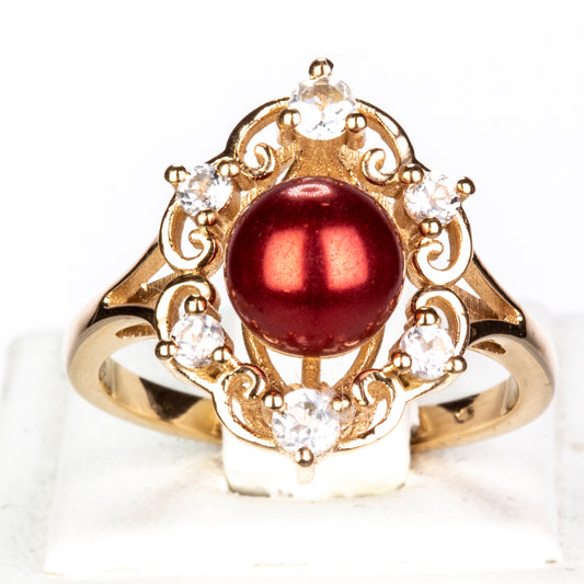 Anel de Prata com Banho de Ouro com Pérola Vermelha de Água Doce e Topázio Branco  Contraste: Cabeca de Veado (800)