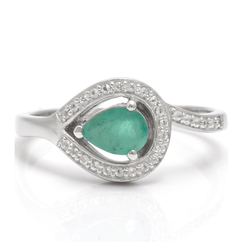 Anel de Prata com Esmeralda do Brasil e Topázio Branco  Contraste: Cabeca de Veado (800)