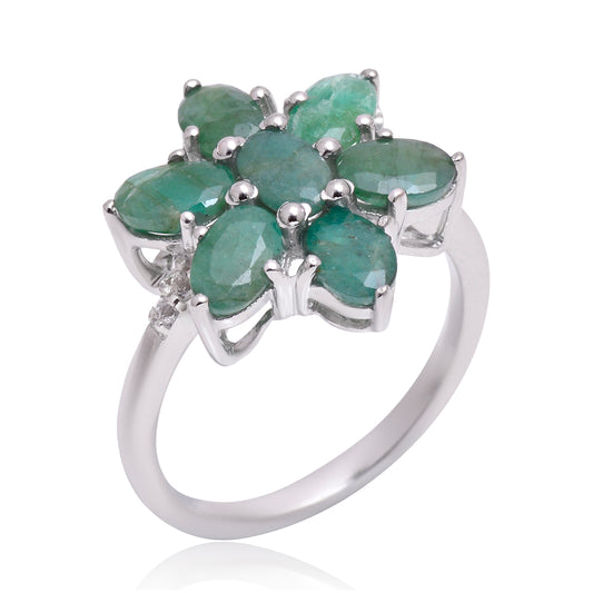 Anel de Prata com Esmeralda do Brasil e Topázio Branco  Contraste: Cabeca de Veado (800)