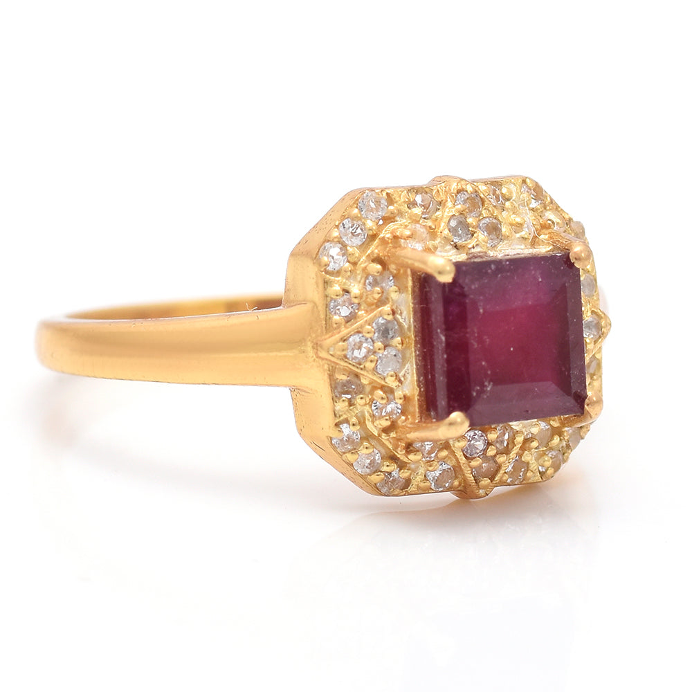 Anel de Prata com Banho de Ouro com Rubi de Madagáscar e Topázio Branco